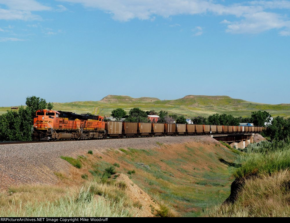 BNSF 8523